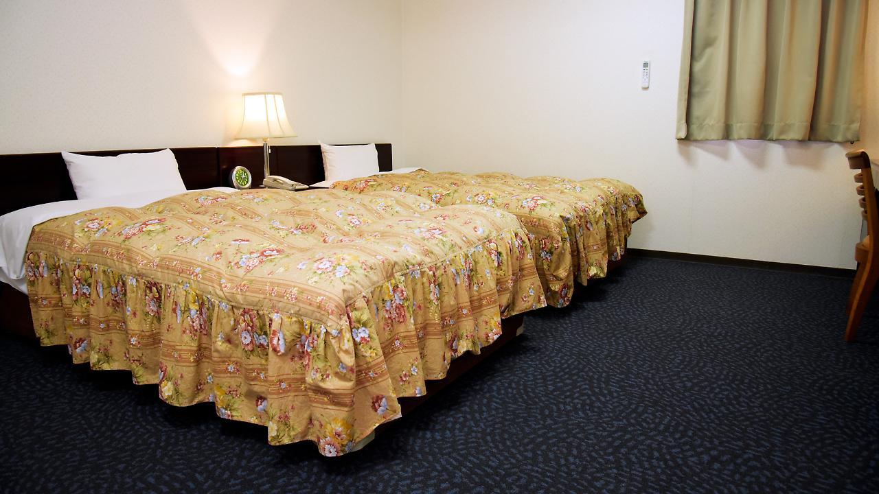 Business Hotel Shuttle Kumamoto Buitenkant foto